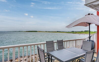 Efraima - 20M from the Sea