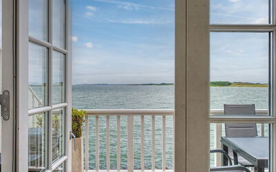 Efraima - 20M from the Sea