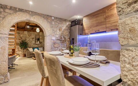 Villa Lara: Piscina, Zona Residenziale, Terme, Ricorrere, Materiale Composito, Tempo Libero, Estate, Erba Sintetica, Hacienda, Villa