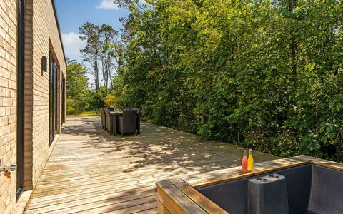 Øthi - 200M to the Fjord: Legna, Materiale Composito, Latifoglie, Deck, Plank, Color Legno, Pavimento In Legno, Giardino, Shade, Eco Hotel