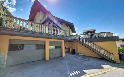 Vöstl: Casa, Casa, Tetto, Driveway, Balcone, Villa, Portico