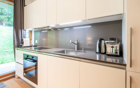 Cuolm Liung Apt. 52: Cucina, Elettrodomestico Da Cucina, Controsoffitto, Interior Design, Apparecchio Major, Legna, Cabinetry, Pavimentazione, Elettrodomestico, Lavandino Della Cucina