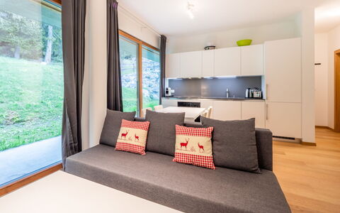 Cuolm Liung Apt. 52: Interior Design, Mobilia, Pavimentazione, Legna, Pavimento, Camera, Divano, Soggiorno, Pavimento In Legno