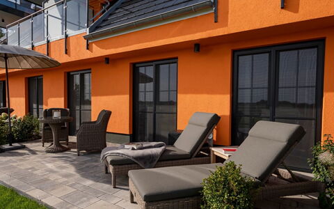 Rambin 100: Mobilia, Arancia, Interior Design, Sedia, Mobili Da Esterno, Appartamento, Color Legno, Design, Piscina, Hotel