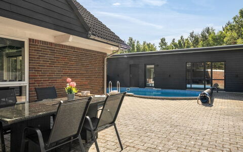 Ingward - 200M to the Fjord: Mobilia, Mobili Da Esterno, Sedia, Shade, Tavolo Esterno, Pianta Della Casa, Terrazza, Cortile, Design, Balcone
