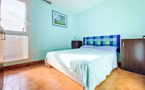 L'Acropole: Interior Design, Pavimento, Pavimentazione, Camera, Camera Da Letto, Letto, Appartamento, Soffitto, Bedding, Lenzuolo