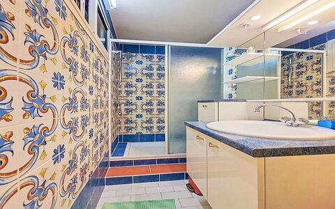 L'Acropole: Pavimentazione, Idraulico Fixture, Bagno, Pavimento, Interior Design, Piastrella, Idraulico, Mosaico, Rubinetto, Soffitto