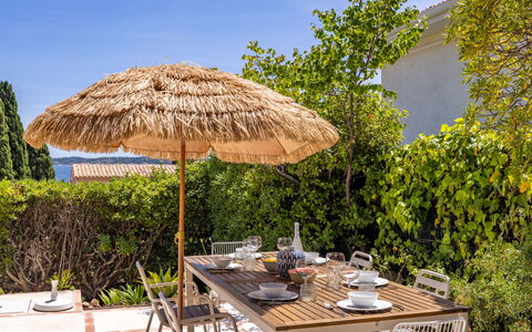 Floralies: Mobilia, Mobili Da Esterno, Sedia, Shade, Tavolo Esterno, Pianta Della Casa, Terrazza, Cortile, Design, Balcone