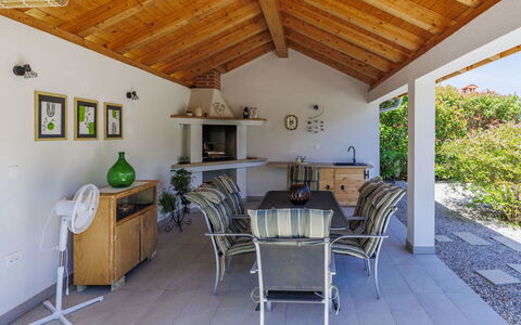 Pišurinka: Mobilia, Mobili Da Esterno, Sedia, Shade, Tavolo Esterno, Pianta Della Casa, Terrazza, Cortile, Design, Balcone
