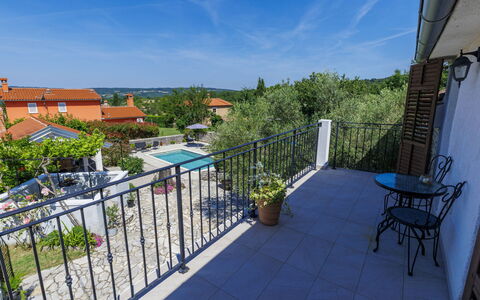 Pišurinka: Mobilia, Mobili Da Esterno, Sedia, Shade, Tavolo Esterno, Pianta Della Casa, Terrazza, Cortile, Design, Balcone