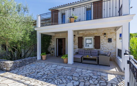 Pišurinka: Mobilia, Mobili Da Esterno, Sedia, Shade, Tavolo Esterno, Pianta Della Casa, Terrazza, Cortile, Design, Balcone