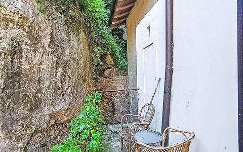 Via Monte Brione: Mobilia, Mobili Da Esterno, Sedia, Shade, Tavolo Esterno, Pianta Della Casa, Terrazza, Cortile, Design, Balcone
