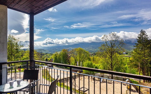 Panorama: Mobilia, Mobili Da Esterno, Sedia, Shade, Tavolo Esterno, Pianta Della Casa, Terrazza, Cortile, Design, Balcone