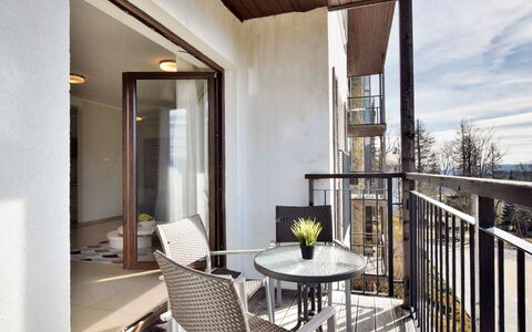 Panorama: Mobilia, Mobili Da Esterno, Sedia, Shade, Tavolo Esterno, Pianta Della Casa, Terrazza, Cortile, Design, Balcone
