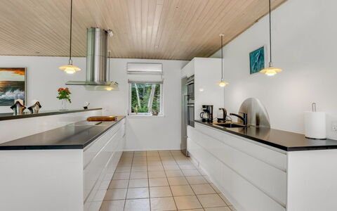Floria - 500M from the Sea: Interior Design, Pavimentazione, Lampada, Controsoffitto, Cucina, Legna, Soffitto, Pavimento, Mobilia, Illuminazione