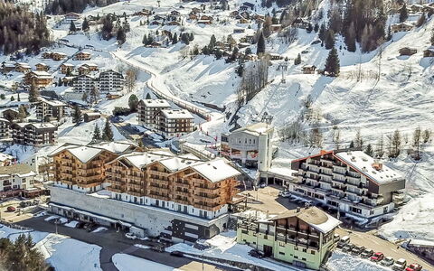 La Tzoumaz 9000: Appartamento, Catena Montuosa, Alpi, Condominio, Paesino Di Montagna, Geomorfologia Glaciale, Hotel, Balcone