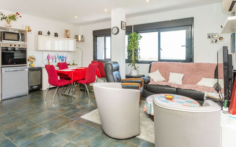 Manuela: Mobilia, Interior Design, Pavimentazione, Pavimento, Divano, Soffitto, Tavolo, Soggiorno, Camera, Sedia