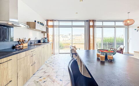 Sombreuil: Pavimentazione, Mobilia, Legna, Cucina, Controsoffitto, Pavimento, Interior Design, Cabinetry, Appartamento, Pavimento In Legno
