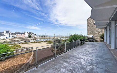 Sombreuil: Calcestruzzo, Passerella, Recinzione, Balcone, Illuminazione Diurna