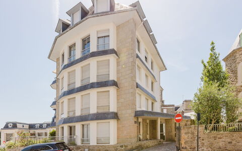 Le Clémenceau: Costruzione, Finestra, Zona Residenziale, Facciata, Architettura, Casa, Casa, Tetto, Appartamento, Finestra A Ghigliottina