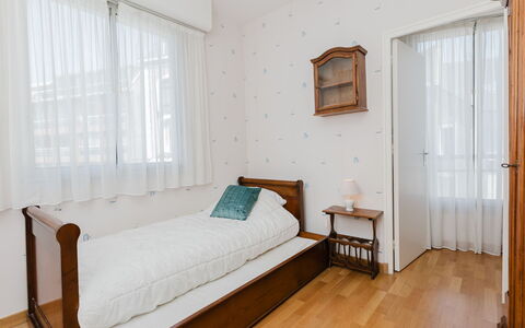 Le Clémenceau: Mobilia, Pavimentazione, Interior Design, Pavimento, Camera Da Letto, Legna, Letto, Camera, Pavimento In Legno, Tessile
