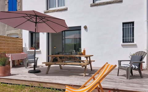 Le Guilvinec: Mobilia, Mobili Da Esterno, Sedia, Giardino, Color Legno, Prato, Latifoglie, Shade, Backyard