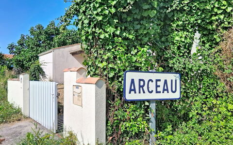 Arceau 3: Mobilia, Mobili Da Esterno, Sedia, Giardino, Color Legno, Prato, Latifoglie, Shade, Backyard