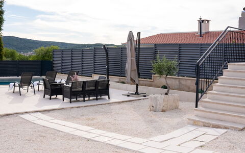 Lili: Mobilia, Mobili Da Esterno, Sedia, Giardino, Color Legno, Prato, Latifoglie, Shade, Backyard