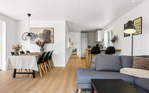 Antonie - 4.2Km from the Sea: Pavimentazione, Interior Design, Mobilia, Pavimento In Legno, Pavimento, Legna, Soffitto, Soggiorno, Divano, Casa