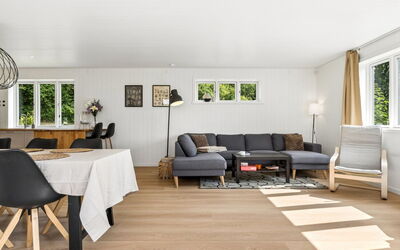 Antonie - 4.2Km from the Sea