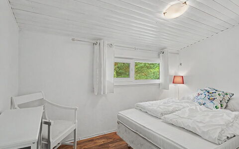 Birge - 600M from the Sea: Legna, Interior Design, Soffitto, Pavimentazione, Pavimento, Camera Da Letto, Letto, Mobilia, Casa, Camera