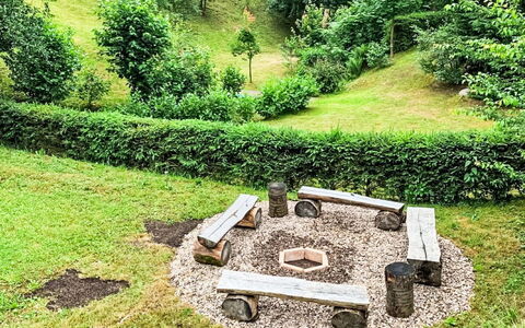 Babí: Zona Residenziale, Appartamento, Estate, Ricorrere, Dimora, Balcone, Villa, Piscina