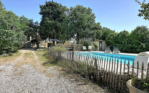 Villa Piscine - Aigues-Vives: Zona Residenziale, Appartamento, Estate, Ricorrere, Dimora, Balcone, Villa, Piscina