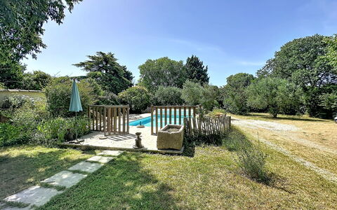 Villa Piscine - Aigues-Vives: Zona Residenziale, Appartamento, Estate, Ricorrere, Dimora, Balcone, Villa, Piscina