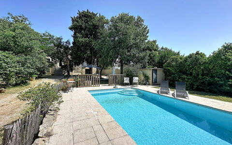 Villa Piscine - Aigues-Vives: Zona Residenziale, Appartamento, Estate, Ricorrere, Dimora, Balcone, Villa, Piscina