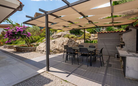 Salvia: Zona Residenziale, Appartamento, Estate, Ricorrere, Dimora, Balcone, Villa, Piscina