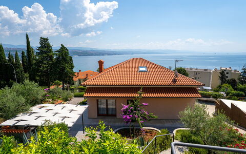 Salvia: Zona Residenziale, Appartamento, Estate, Ricorrere, Dimora, Balcone, Villa, Piscina