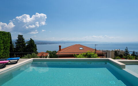 Salvia: Zona Residenziale, Appartamento, Estate, Ricorrere, Dimora, Balcone, Villa, Piscina
