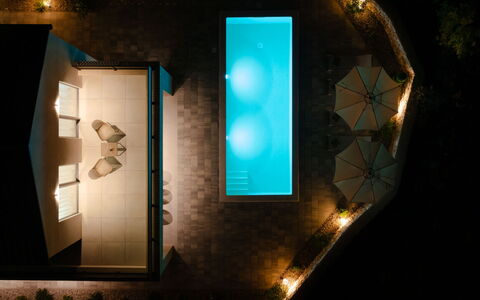 Delight: Zona Residenziale, Appartamento, Estate, Ricorrere, Dimora, Balcone, Villa, Piscina