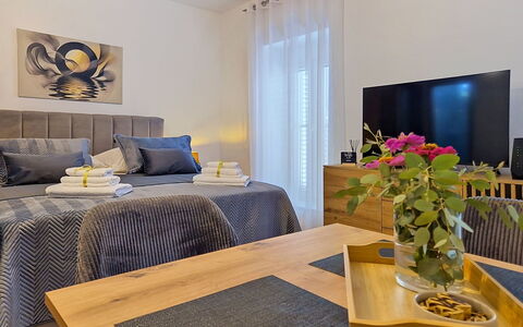 Libar: Zona Residenziale, Appartamento, Estate, Ricorrere, Dimora, Balcone, Villa, Piscina