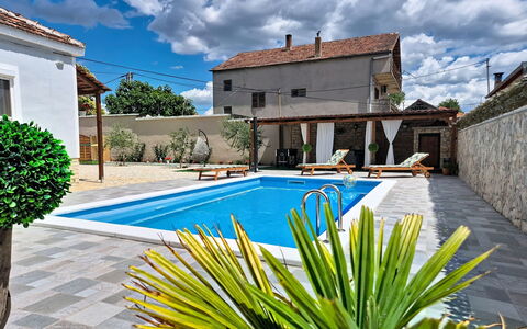 Denis: Zona Residenziale, Appartamento, Estate, Ricorrere, Dimora, Balcone, Villa, Piscina