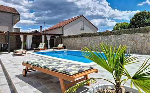 Denis: Zona Residenziale, Appartamento, Estate, Ricorrere, Dimora, Balcone, Villa, Piscina