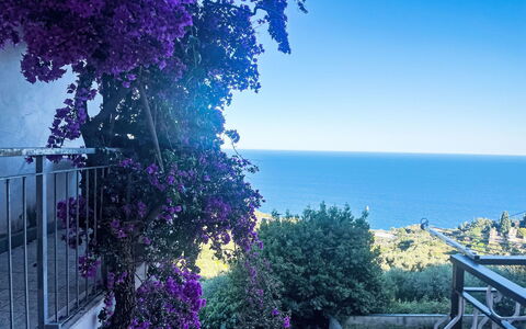 Risorgimento Apartment: Zona Residenziale, Appartamento, Estate, Ricorrere, Dimora, Balcone, Villa, Piscina