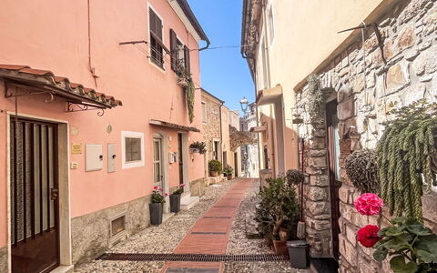 Risorgimento Apartment: Zona Residenziale, Appartamento, Estate, Ricorrere, Dimora, Balcone, Villa, Piscina