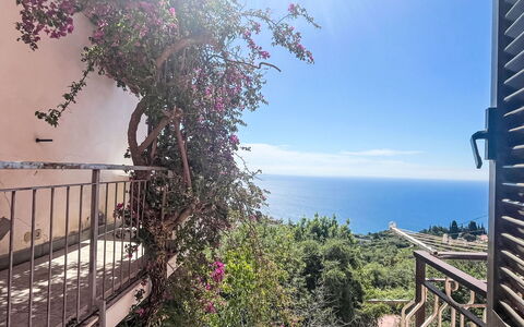 Risorgimento Apartment: Zona Residenziale, Appartamento, Estate, Ricorrere, Dimora, Balcone, Villa, Piscina