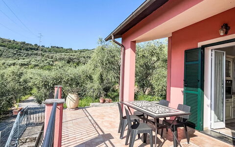 Orto di Silvia: Zona Residenziale, Appartamento, Estate, Ricorrere, Dimora, Balcone, Villa, Piscina