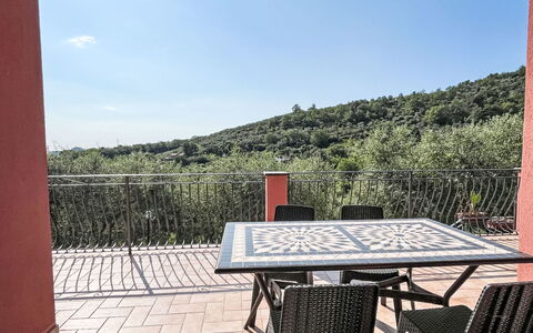 Orto di Silvia: Zona Residenziale, Appartamento, Estate, Ricorrere, Dimora, Balcone, Villa, Piscina