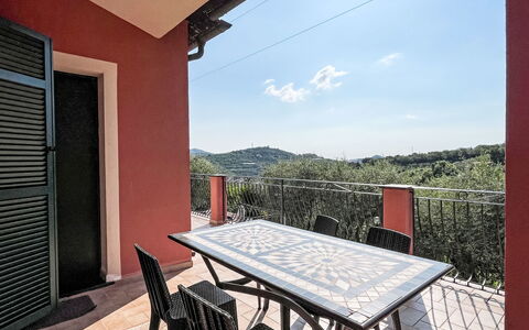 Orto di Silvia: Zona Residenziale, Appartamento, Estate, Ricorrere, Dimora, Balcone, Villa, Piscina
