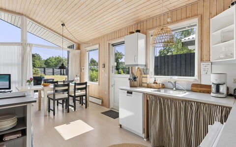 Eerika - 1Km from the Sea: Legna, Casa, Villetta, Porta, Portico, Latifoglie, Shade, Deck, Color Legno