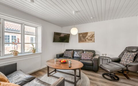 Sinikka - 600M to the Fjord: Mobilia, Interior Design, Pavimentazione, Legna, Soffitto, Divano, Pavimento, Soggiorno, Casa, Pavimento In Legno